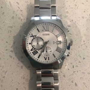 GUESS Men’s Silver Tone Classic Watch